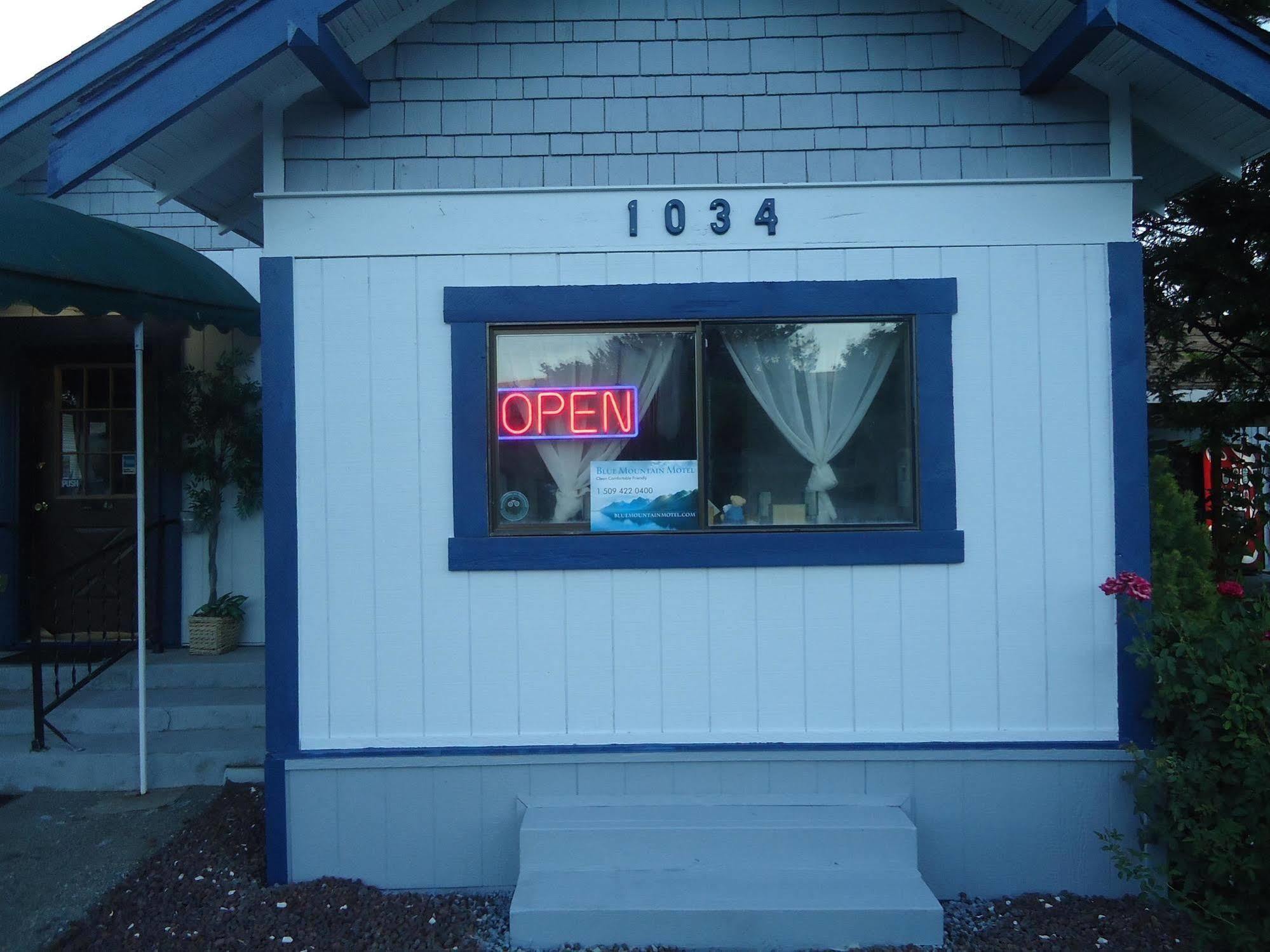 Blue Mountain Motel Okanogan Екстериор снимка